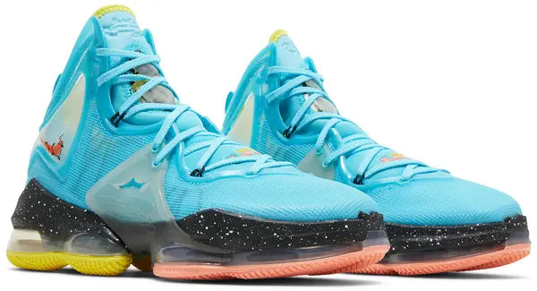 LeBron 19 'Christmas'